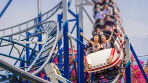 Read more about the article 8 Best Theme Parks In Los Angeles For A Thrilling Holiday Experience