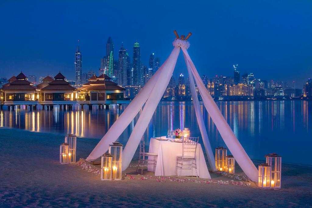 Read more about the article 11 Best Hotels For Honeymoon Suites In Dubai: Where Love Meets Luxury