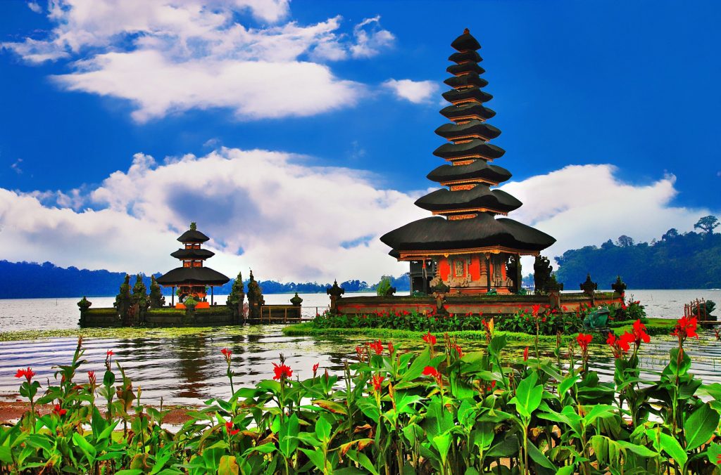 Read more about the article 10 Best Places To Visit In Bali For Honeymoon